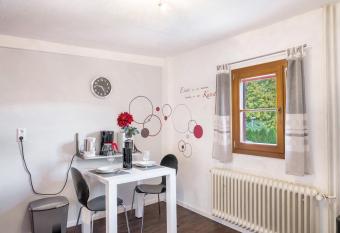 Ferienwohnung Kirchblick allows 18 year olds to book a room