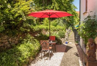 Haus Sonnenschein Gartentraum has Balcony rooms