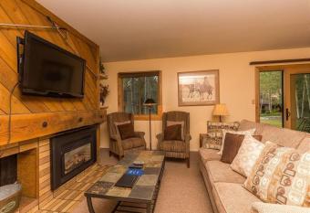 Flying Dutchman by Summit County Mountain Retreats has Balcony rooms