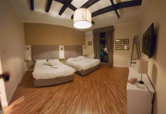 Alcapr   Suite Napoli Centro has Balcony rooms