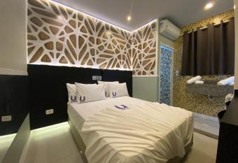   nico Motel Faria Lima allows 18 year olds to book a room