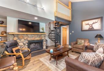 Wild Irishman #1085 by Summit County Mountain Retreats has Balcony rooms