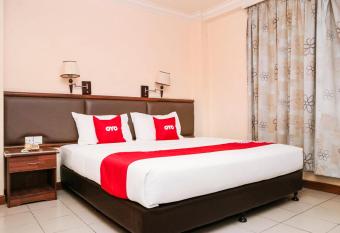 OYO 90104 Lady Anne Hotel allows 18 year olds to book a room
