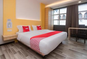 OYO 90105 Towermas Hotel allows 18 year olds to book a room