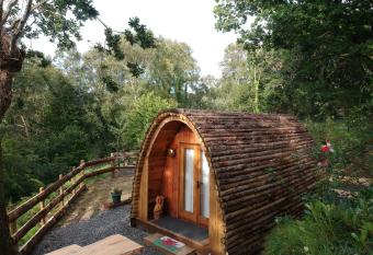 Owl Hut Cosy Ensuite Pod Snowdonia Coast Sleeps 2 has Balcony rooms