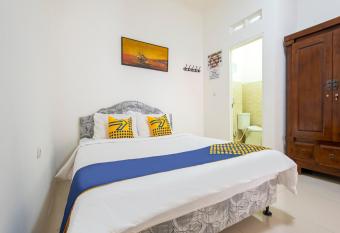 SPOT ON 3961 Fico s Residence Syariah allows 18 year olds to book a room