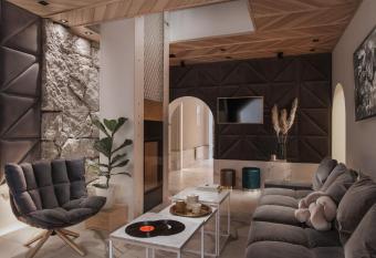 Villa 33 allows 18 year olds to book a room