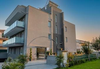 Hotel Calypso allows 18 year olds to book a room