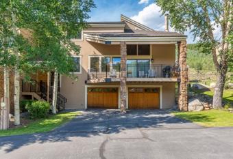 Enclave #34 by Summit County Mountain Retreats has Balcony rooms