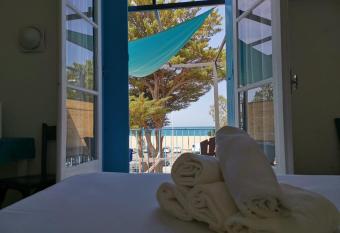 Hotel Oasis allows 18 year olds to book a room