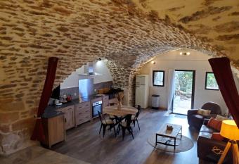 Moulin de Bonfilhon allows 18 year olds to book a room