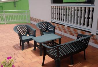 Grande maison pr  s de belles plages has Balcony rooms