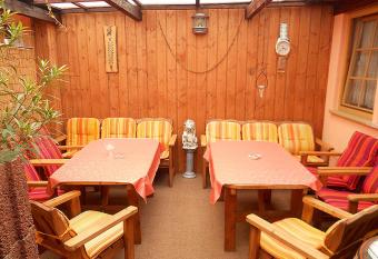 Familienpension Erfurt allows 18 year olds to book a room