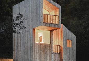 H  tel 48  Nord & Restaurant, The Originals Relais has Balcony rooms