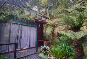 Bangal   dos Alpes de S  o Chico has Balcony rooms