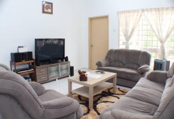 Spacious Rooms Central Park Homestay Seremban 2 allows 18 year olds to book a room