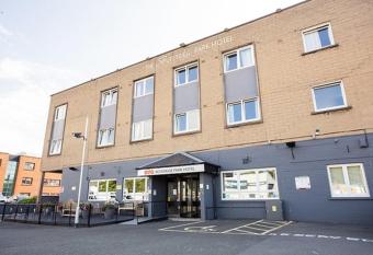 Beveridge Park Hotel allows 18 year olds to book a room