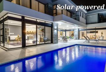 Villa de luxe has Balcony rooms