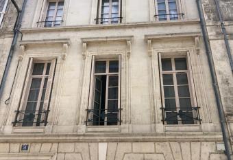 R  sidence Austerlitz centre Angouleme has Balcony rooms