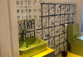 Ziggla Luxury Properties has rooms with a private hot tub