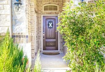 Entire Private Guest Suite allows 18 year olds to book a room