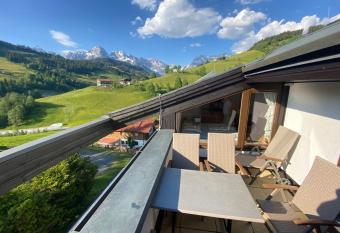 Penthouse an Skipiste mit Hochk  nigcard SKIIN SKIOUT has Balcony rooms