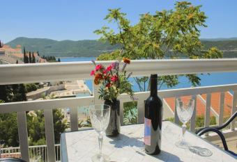 Apartments Jurkovi   has Balcony rooms