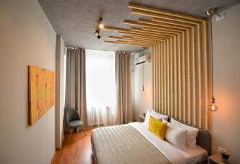 THE INDUSTRIAL. Huge Unirii Square Apartment allows 18 year olds to book a room