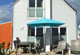 FEWO Sterntaucher allows 18 year olds to book a room