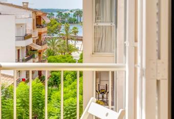 Can Jaume has Balcony rooms