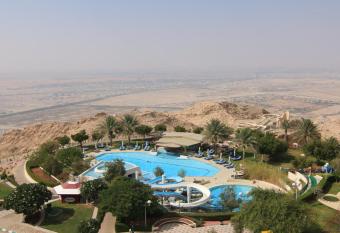 Mercure Grand Jebel Hafeet allows 18 year olds to book a room