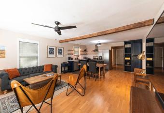 Escape to a Restored 1920s East Waco Bungalow allows 18 year olds to book a room