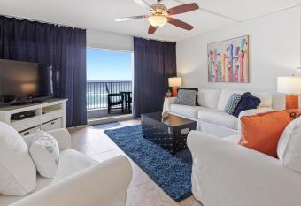 Beach House VI has Balcony rooms