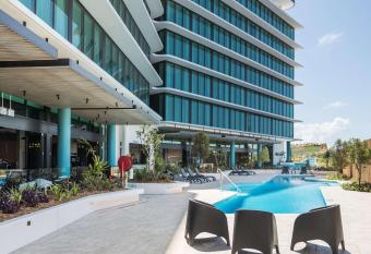 Rydges Gold Coast Airport allows 18 year olds to book a room
