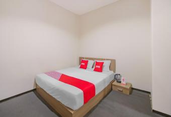 OYO 4004 Vivo Rooms allows 18 year olds to book a room