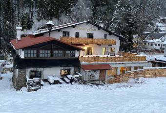 Hotel Sonnenalm Stuhleck has Balcony rooms
