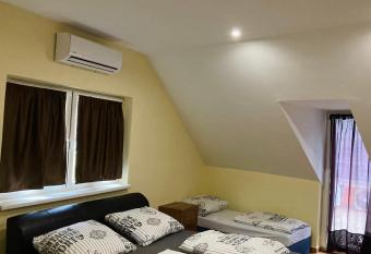 Balaton Grill Hostel Si  fok allows 18 year olds to book a room