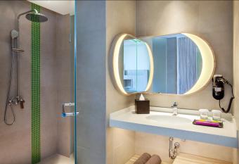 ibis Styles Bandung Grand Central has rooms with a private hot tub