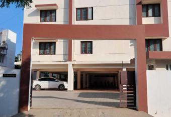 Mayfair Service Apartments allows 18 year olds to book a room