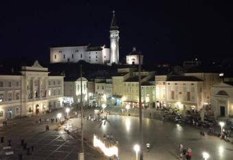 Apartments E & E Piran allows 18 year olds to book a room