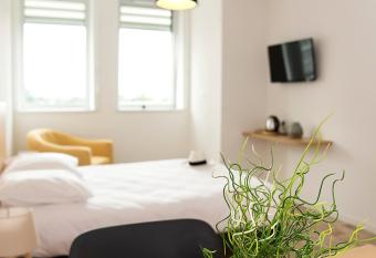 R  sidence La Canop  e allows 18 year olds to book a room