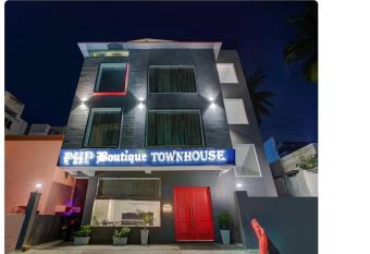 PHP BOUTIQUE TOWNHOUSE allows 18 year olds to book a room