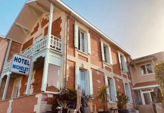 H  tel Michelet Plage has Balcony rooms