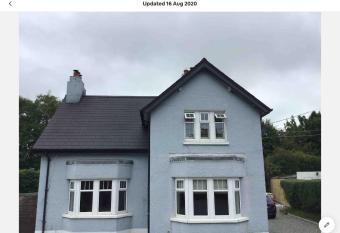 The Blue Cottage allows 18 year olds to book a room