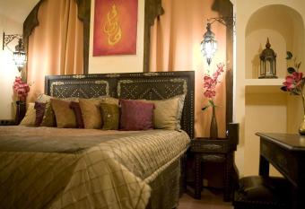 Hotel Villa Oriental & Restaurant allows 18 year olds to book a room