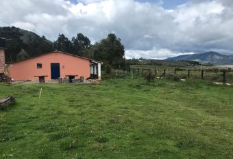 Preludio en Tomin   Amplia, privada, WiFi, frente al embalse allows 18 year olds to book a room