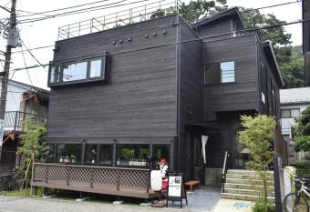 B&B KAMAKURA allows 18 year olds to book a room