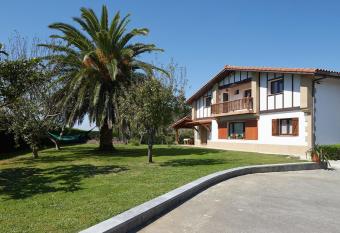 Casa Rural La Palmera - Landetxea allows 18 year olds to book a room