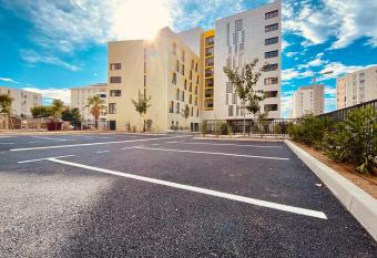 PARME ETAPE allows 18 year olds to book a room