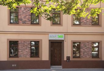Apartsee Wellness Plze   allows 18 year olds to book a room